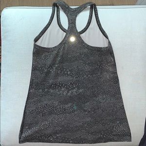 Black & white design Lulu lemon tank